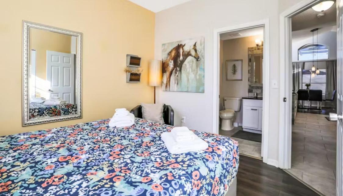 Family W/ Private Pool Pet Friendly, Minutes To Holiday home Davenport