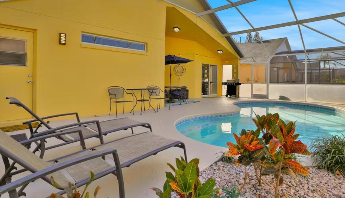 Holiday home Family W/ Private Pool Pet Friendly, Minutes To *