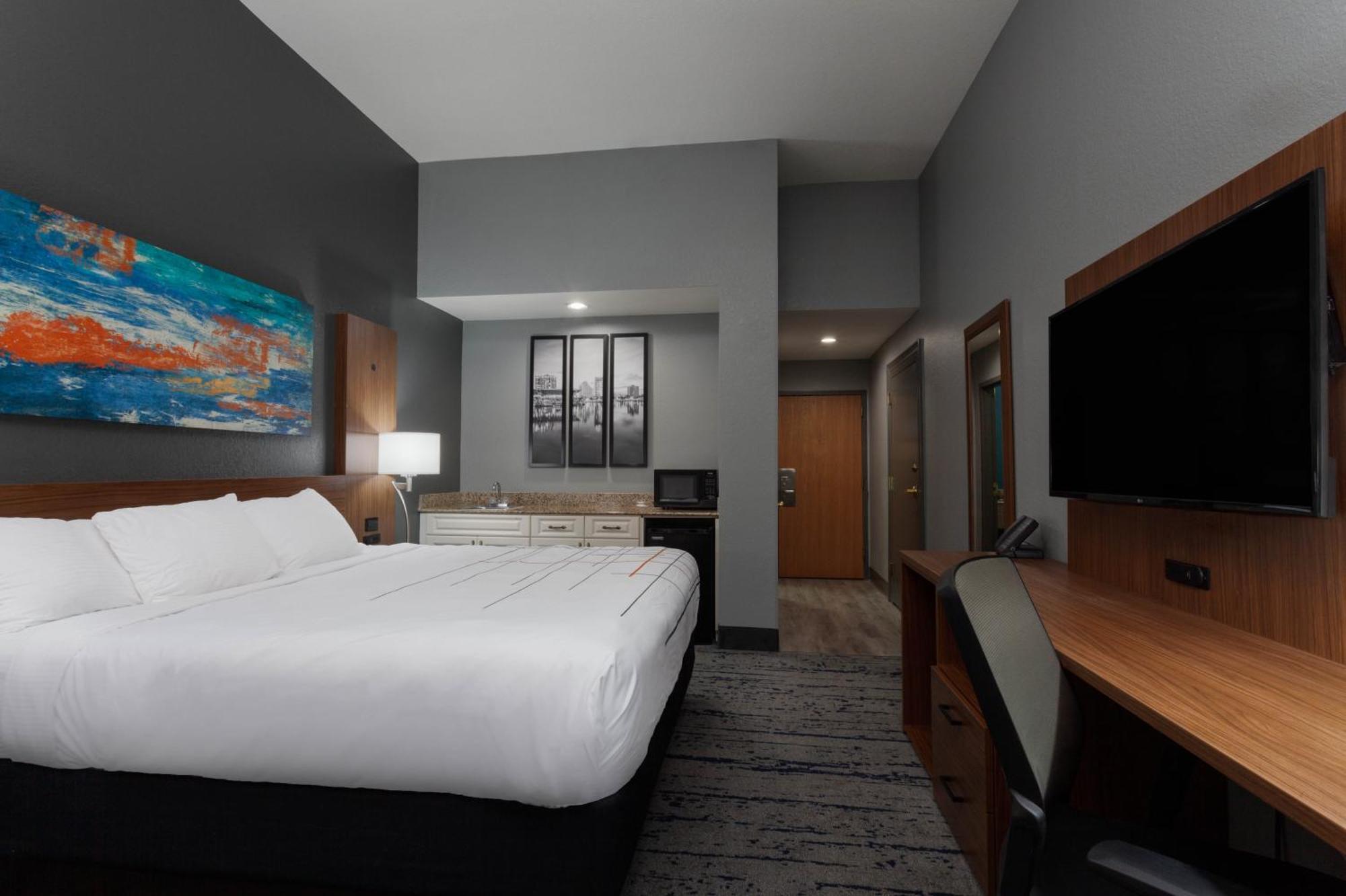 La Quinta By Wyndham Northeast *newly Renovated