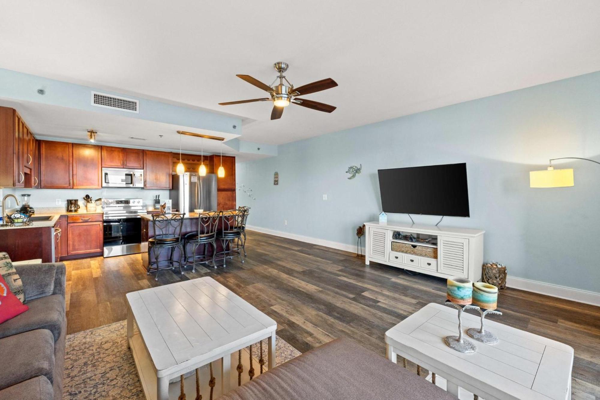 Laketown Wharf By Panhandle Getaways *