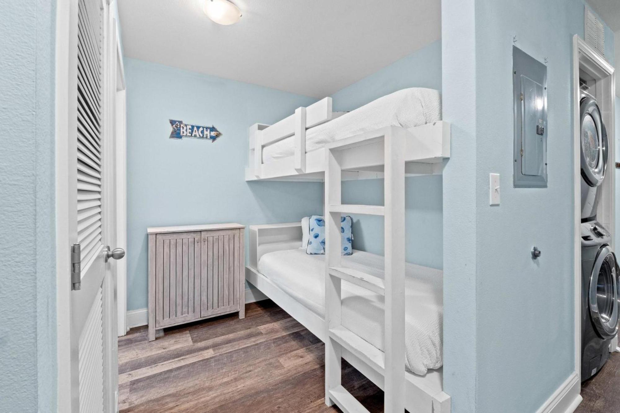 Laketown Wharf By Panhandle Getaways Apartment