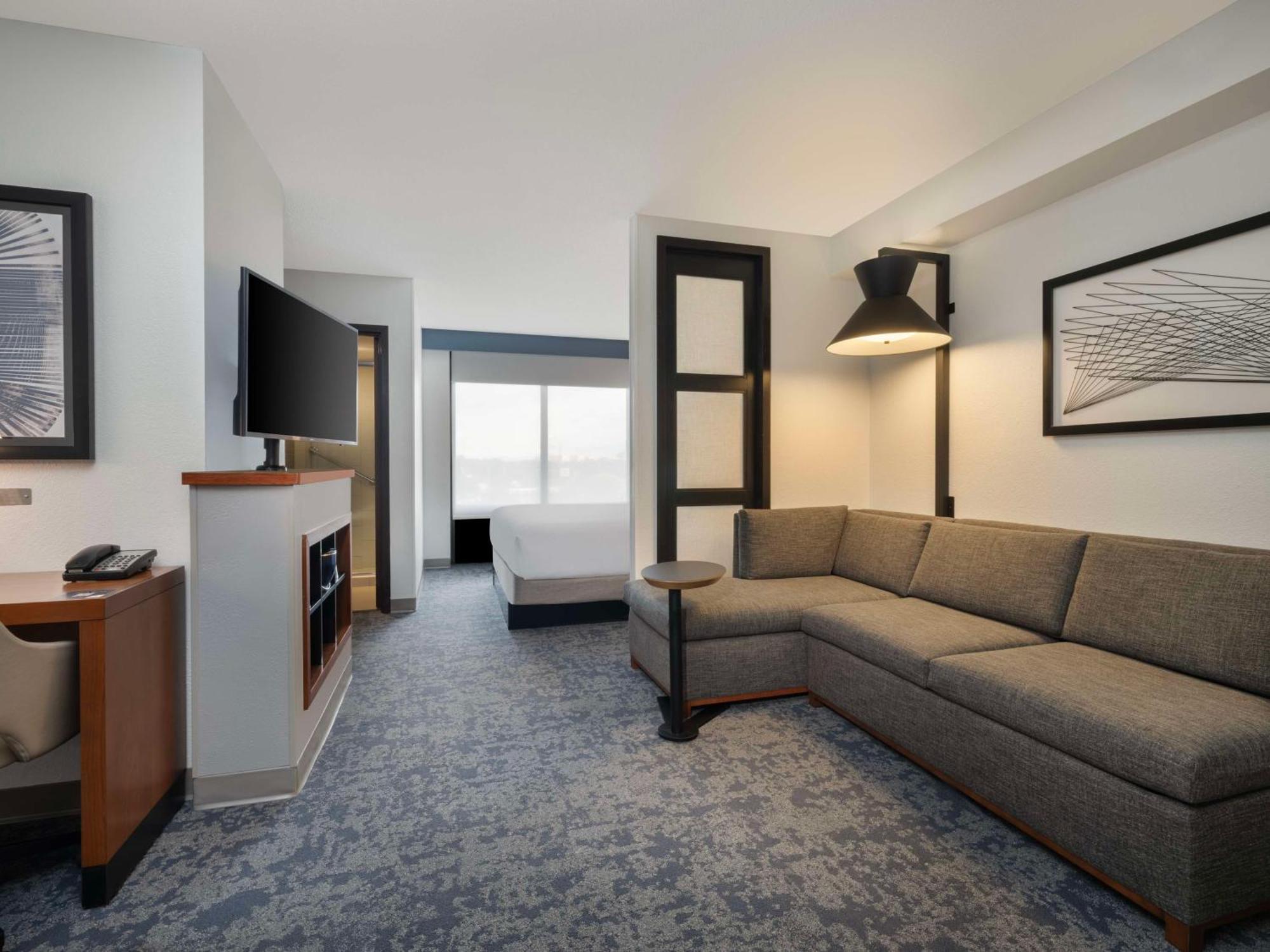 Hyatt Place Center 3*