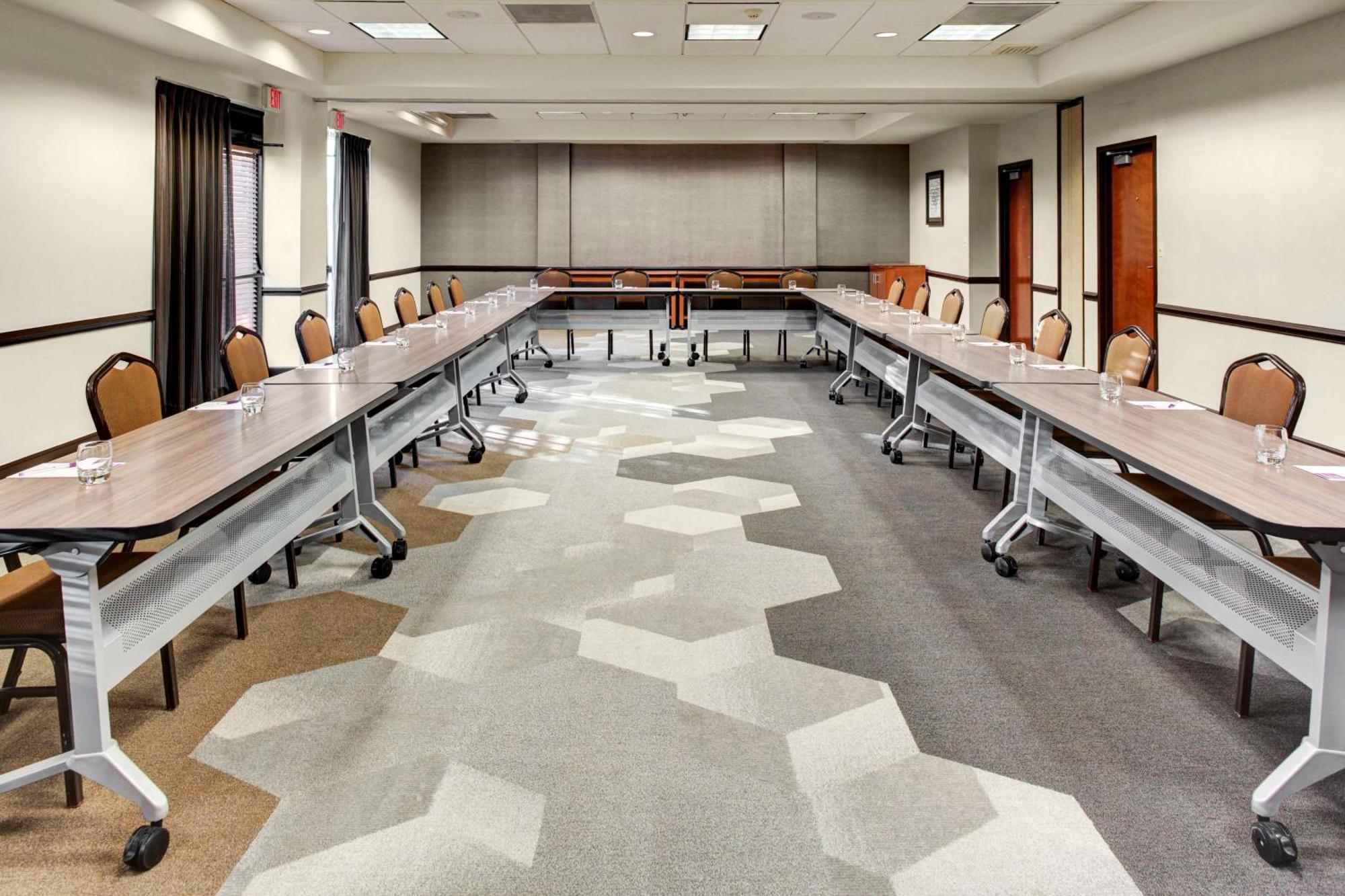 Hyatt Place Center Hotel