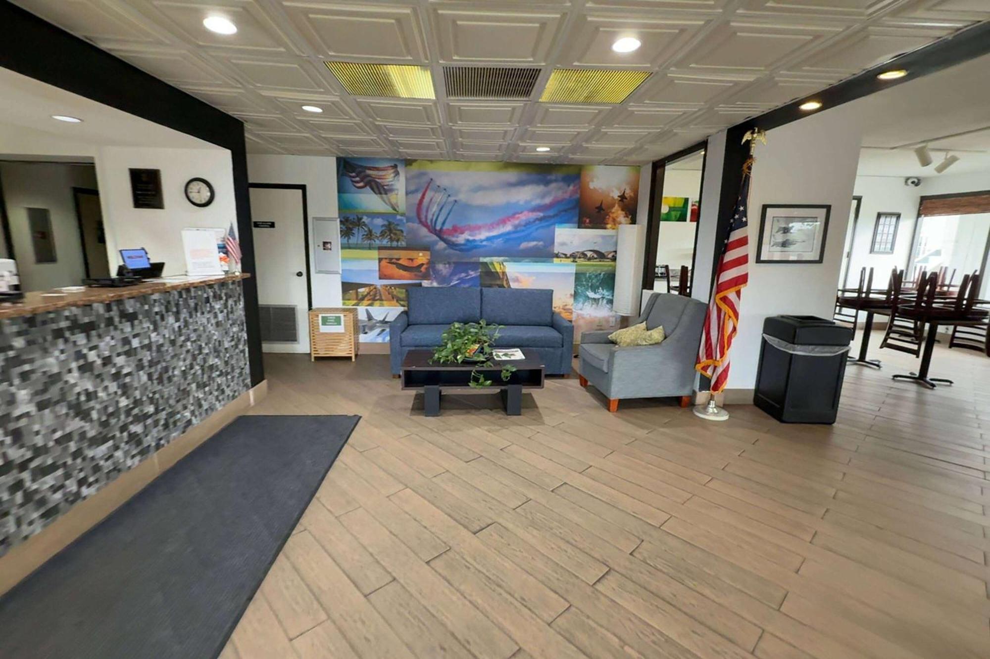 Quality At Eglin Afb Inn 2*