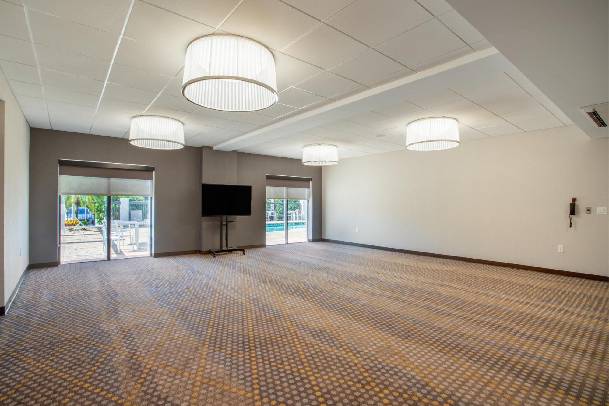 - North By Ihg 3* Tampa