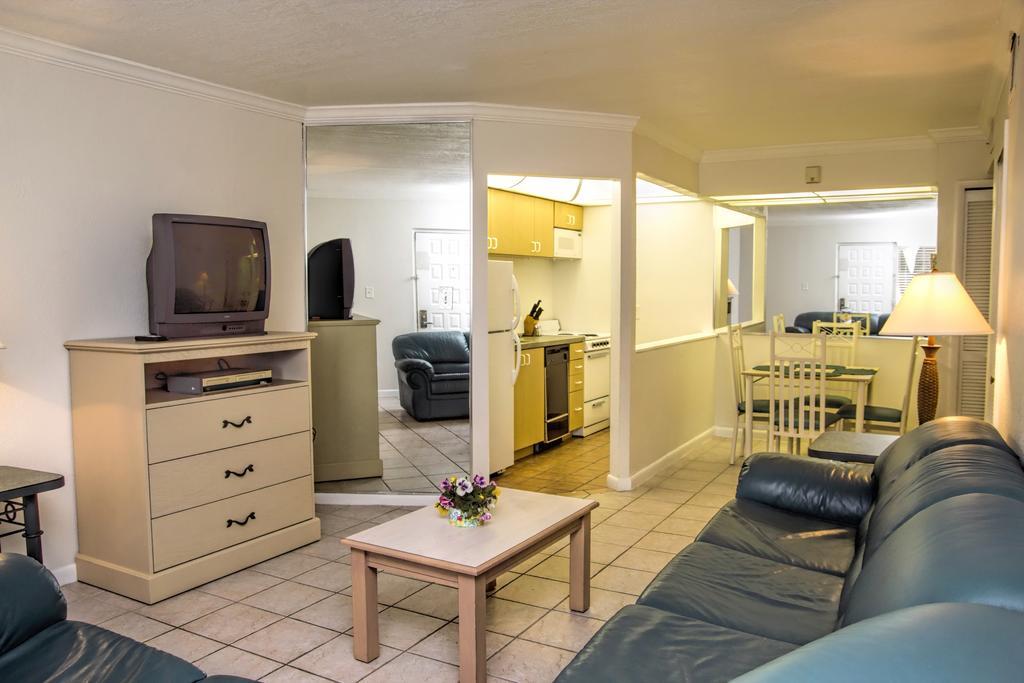 Club Aparthotel 3*