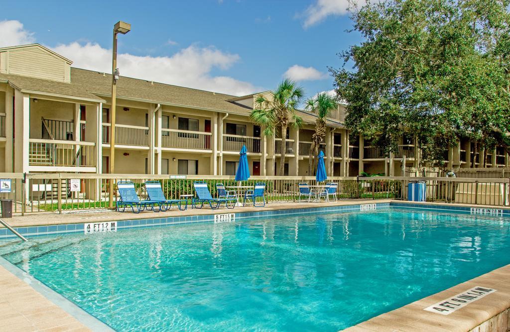 Club Aparthotel 3*