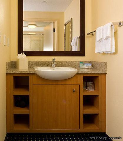 Hotel Springhill Airport 3*