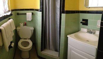 Twi Light Motel 2*