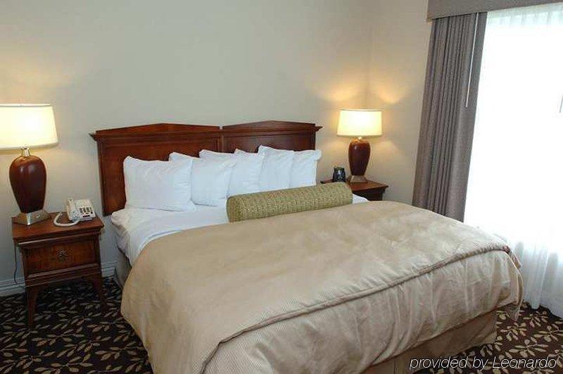 Embassy By Hilton Airport Hotel