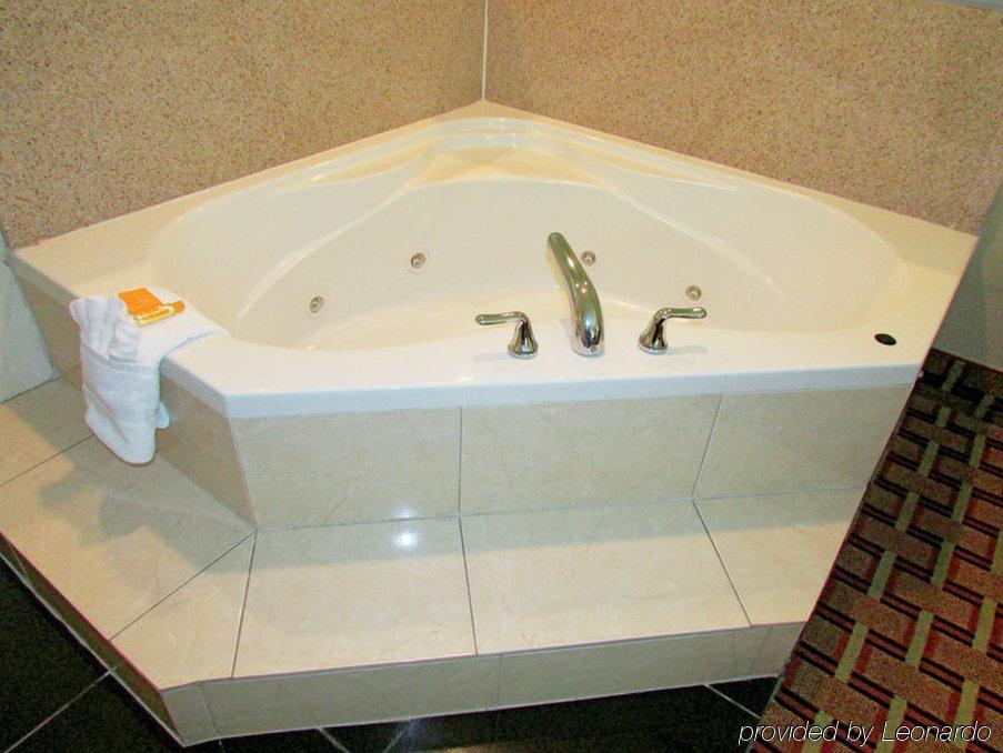 La Quinta By Wyndham Northeast *newly Renovated St. Petersburg