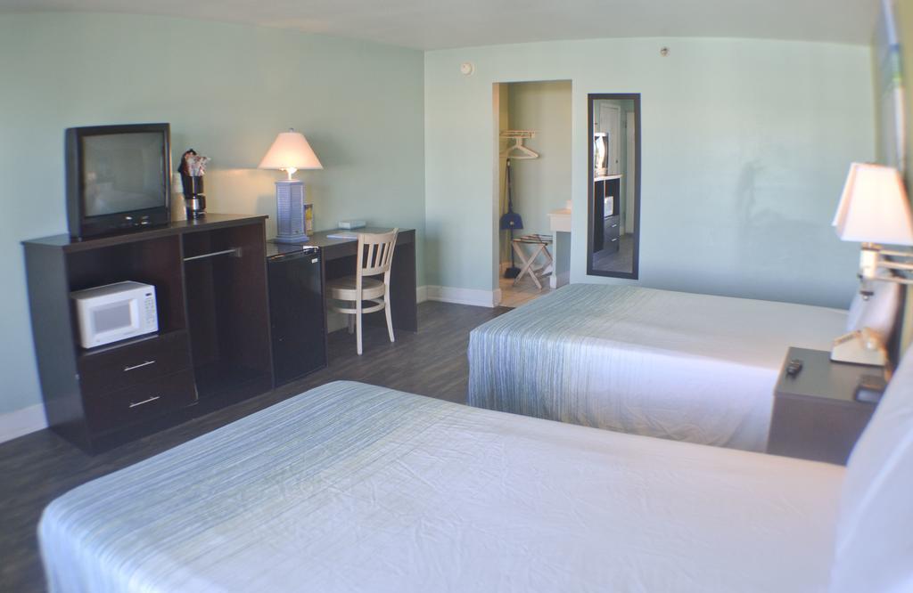 Boardwalk Hotel