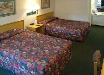 Econo - Clearwater 3*