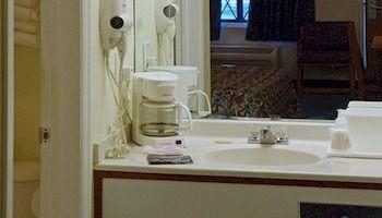 Econo - Clearwater Hotel