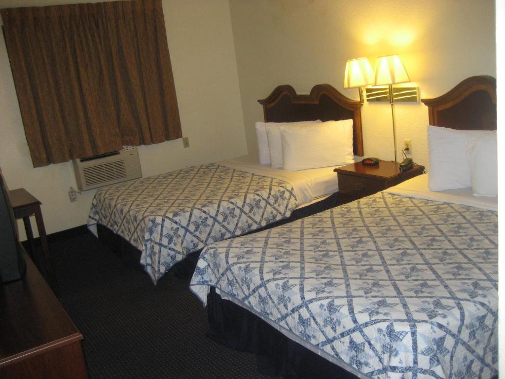 Motel The At 2*