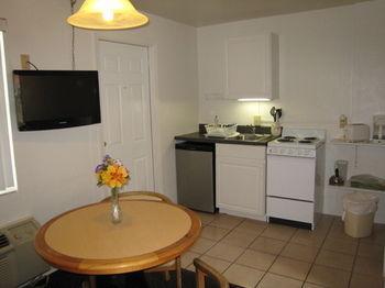 Motel Ocean Court Beachfront 2*