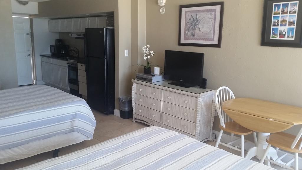 Hotel Pirates Cove Studios! Daytona Beach Shores