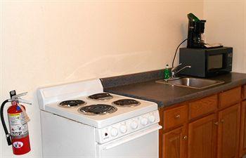 Super 8 Oceanfront 2*