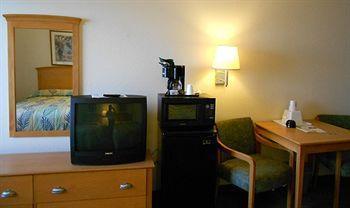 Super 8 Oceanfront Hotel Daytona Beach