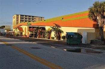 Super 8 Oceanfront Hotel Daytona Beach