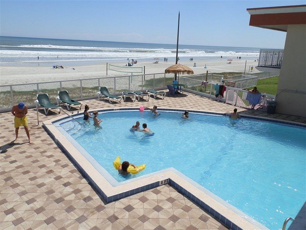 Super 8 Oceanfront Hotel 2*