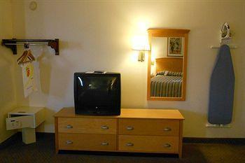 Super 8 Oceanfront 2*