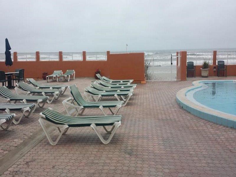 Super 8 Oceanfront Daytona Beach