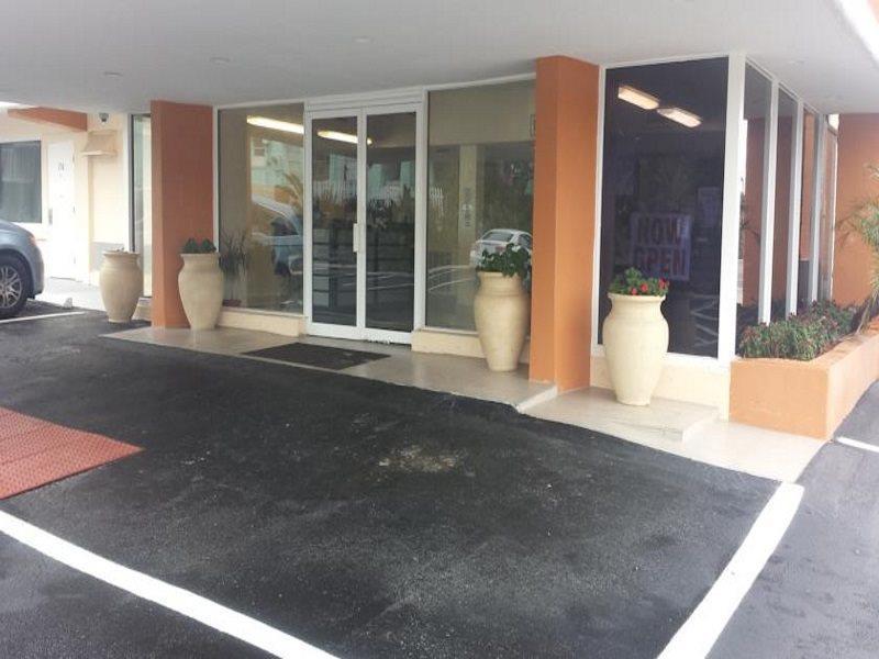 Super 8 Oceanfront Daytona Beach