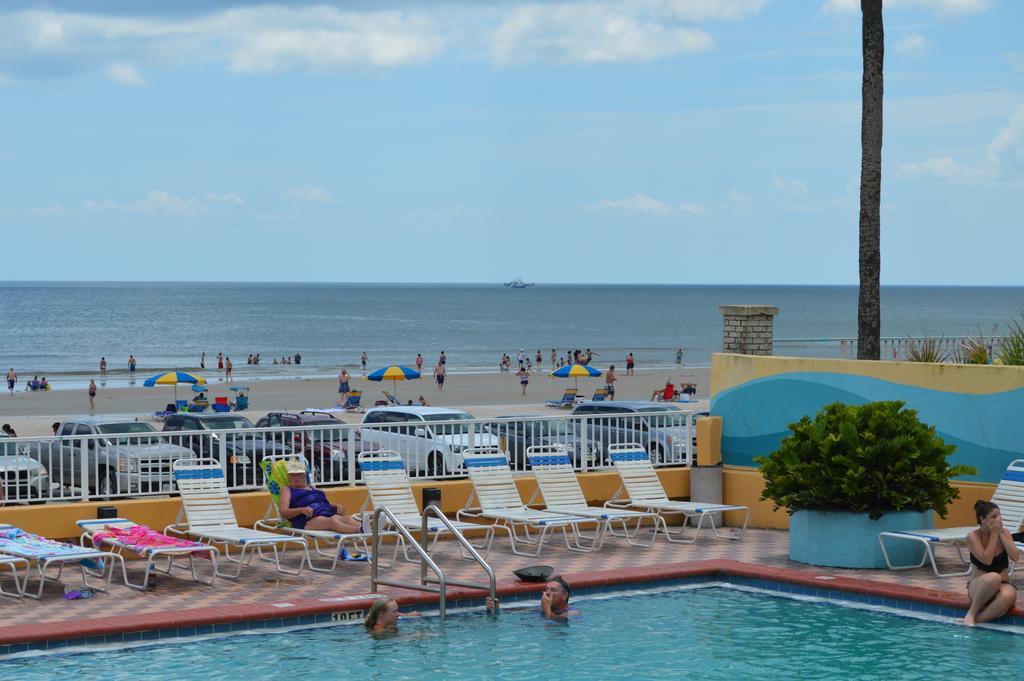 Fountain - Daytona Hotel
