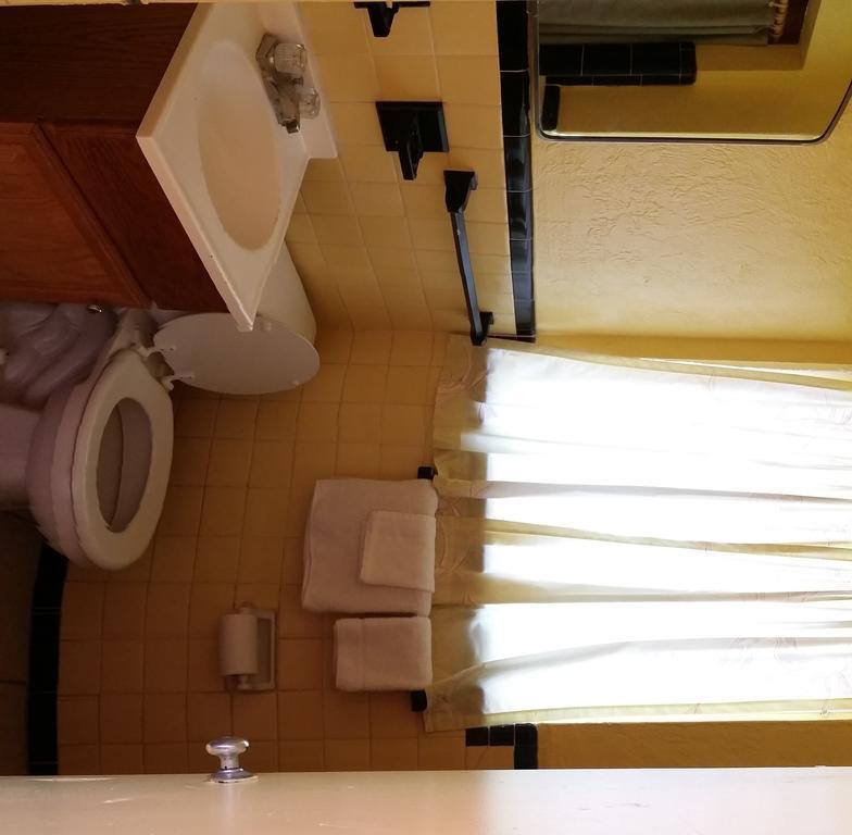 Twi Light Motel 2*