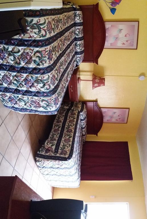 Twi Light Motel 2*
