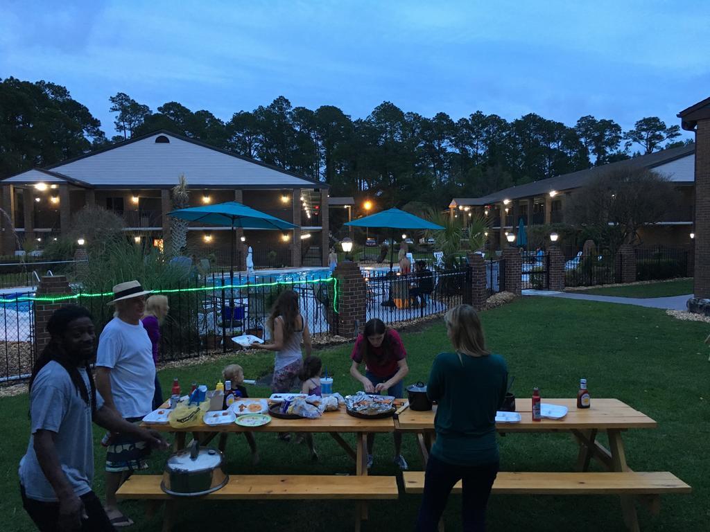 At Home Inn - Pensacola 2*