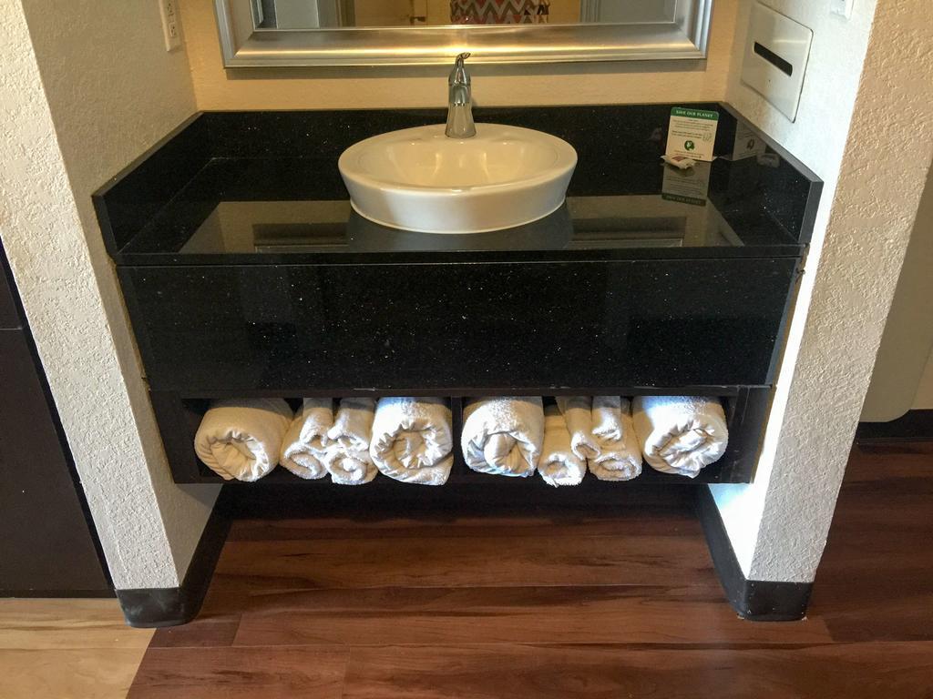 6 Pensacola, Fl 2*