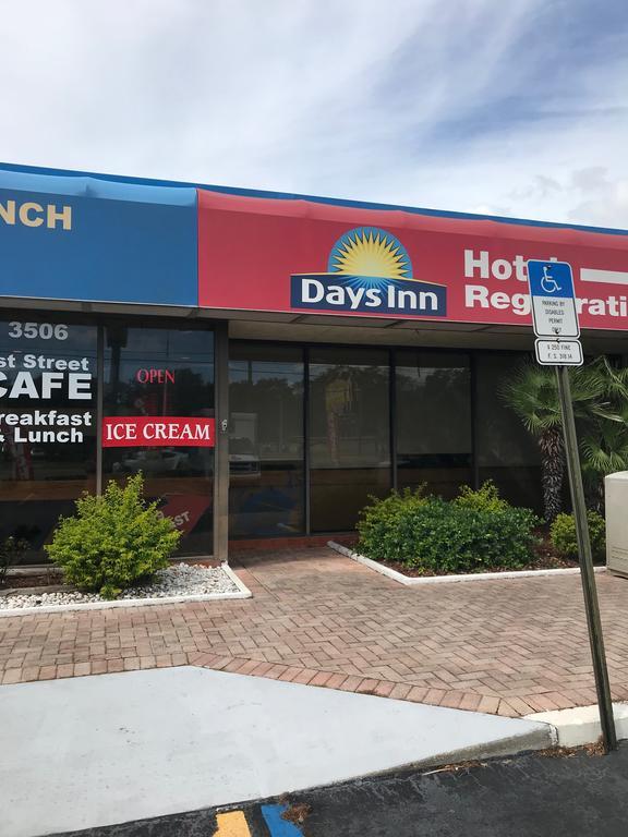 Days By Wyndham - Near The Gulf *