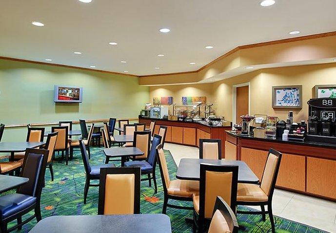 Hotel Fairfield And By Marriott Brandon