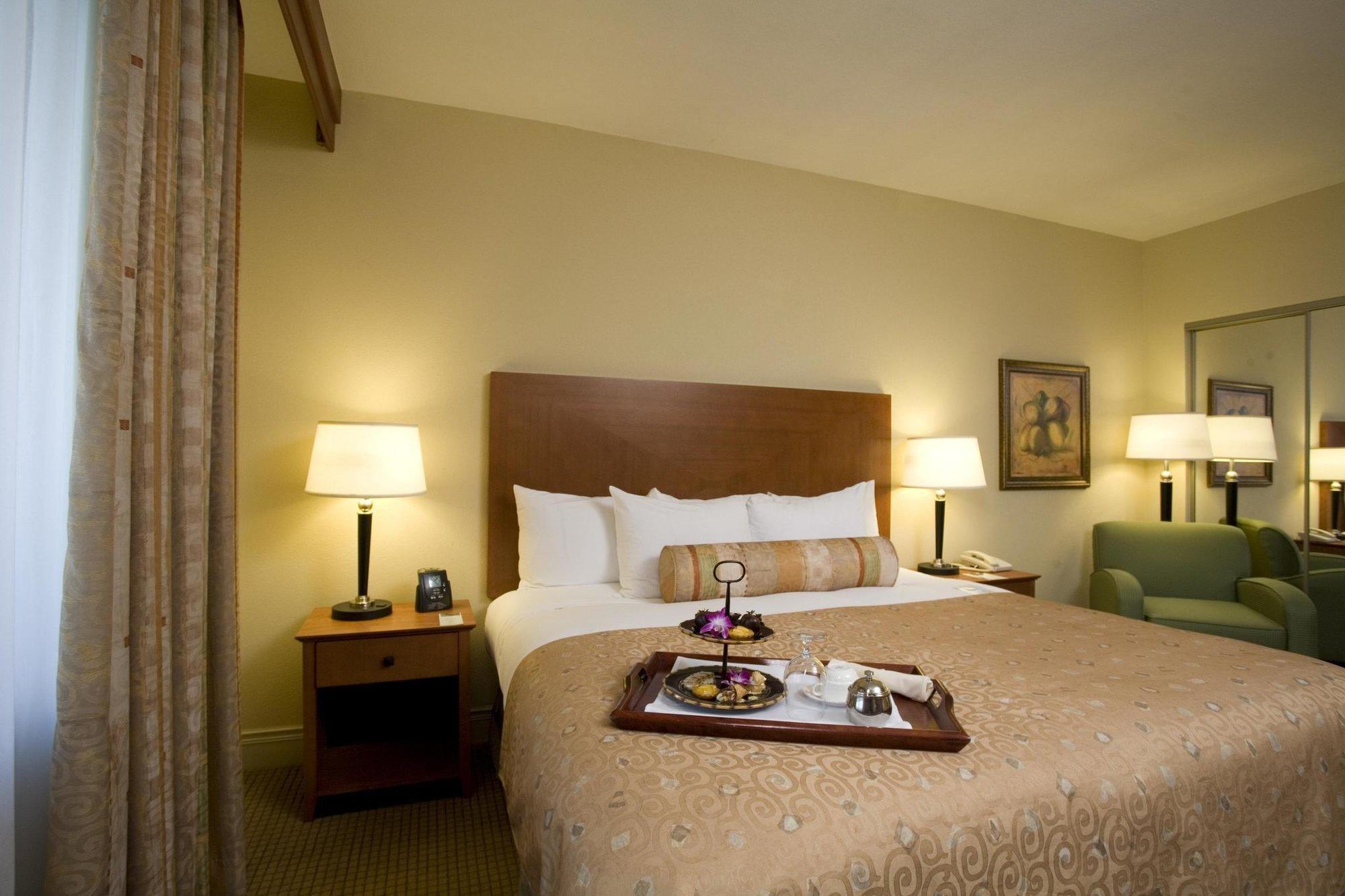Hilton Carillon Park 4* St. Petersburg