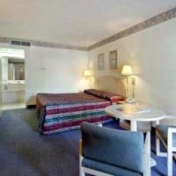 Ramada Limited And Hotel 2*