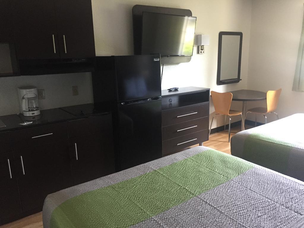 6 Pensacola, Fl 2* Pensacola