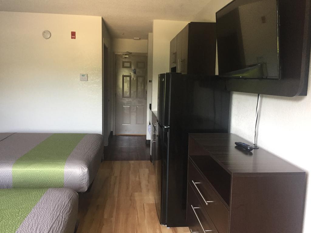 6 Pensacola, Fl 2*