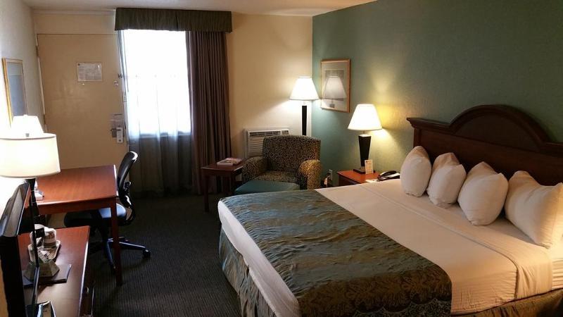 Baymont By Wyndham Hotel