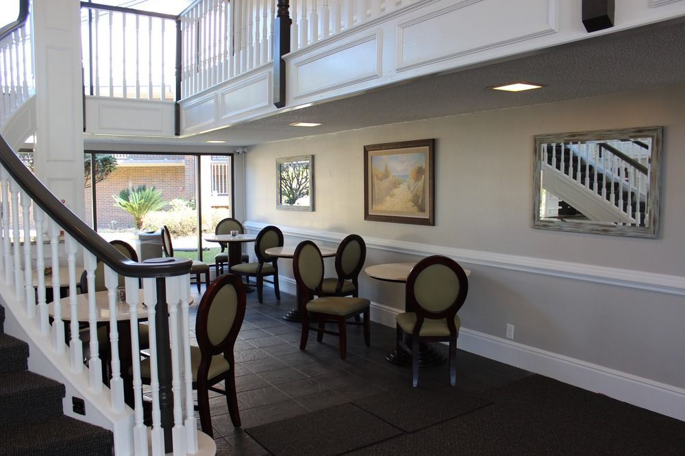 At Home Inn - Pensacola Motel