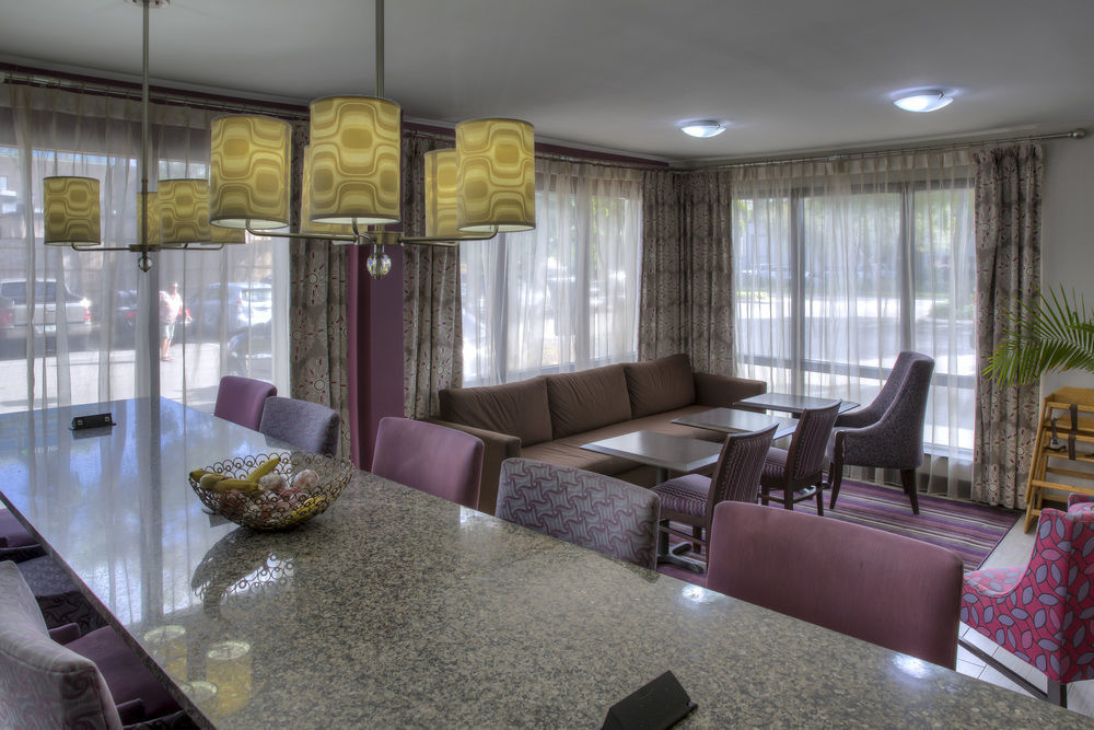 Hampton International Airport/westshore 3*
