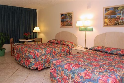 Ambros Daytona Motel 3*