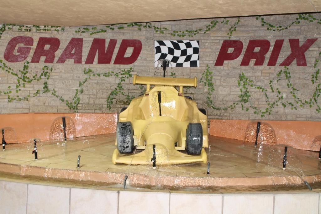 Grand Prix Front 2*