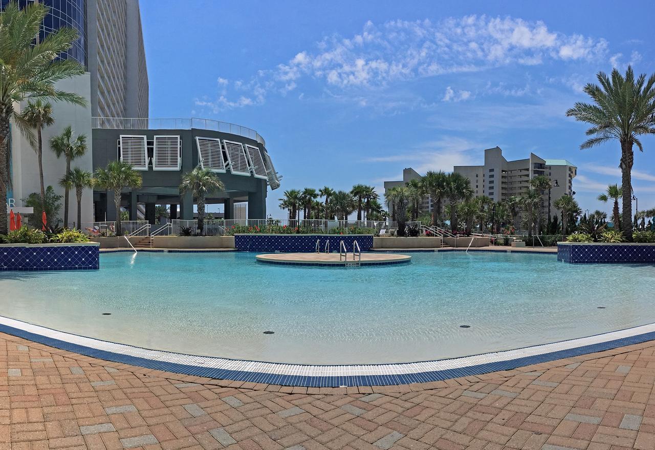 Laketown Wharf Apartment