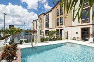 La Quinta By Wyndham Northeast *newly Renovated 3* St. Petersburg