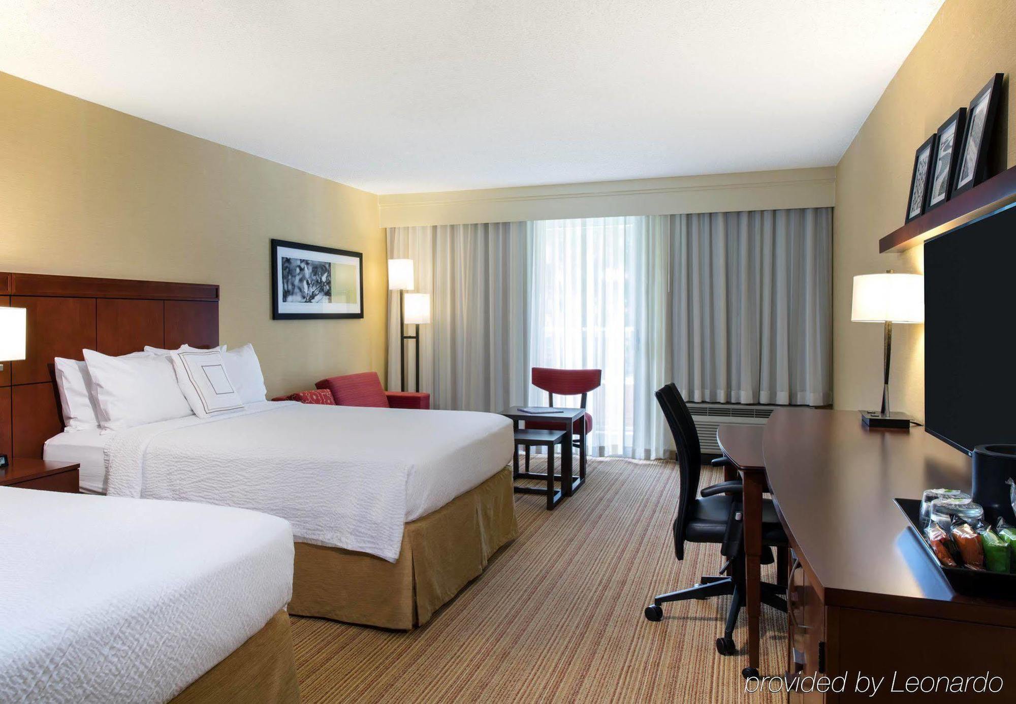 Courtyard By Marriott Downtown Hotel 3*