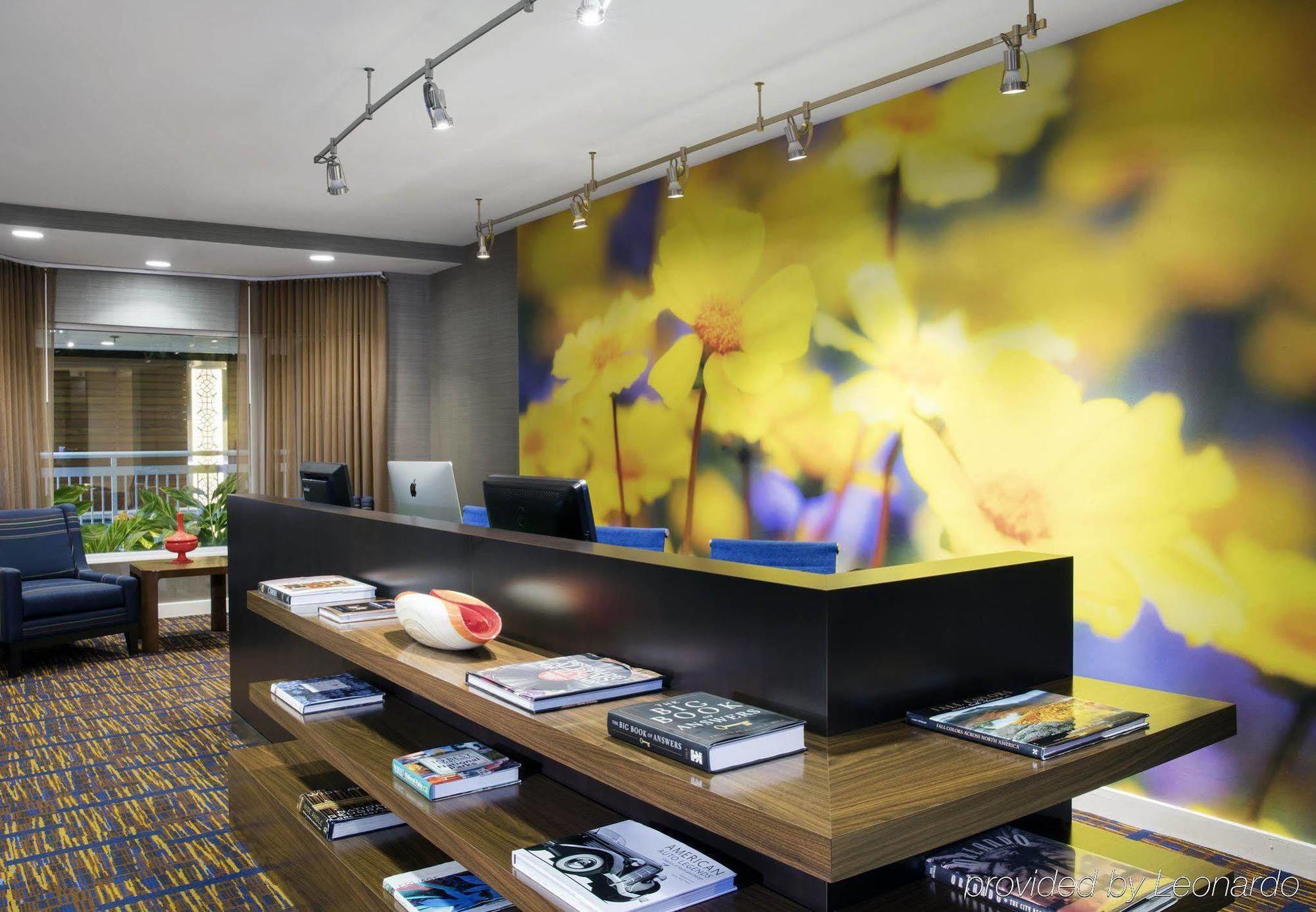 Courtyard By Marriott Downtown 3*