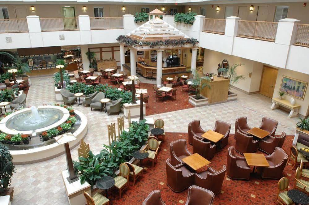 Hotel Embassy By Hilton Airport