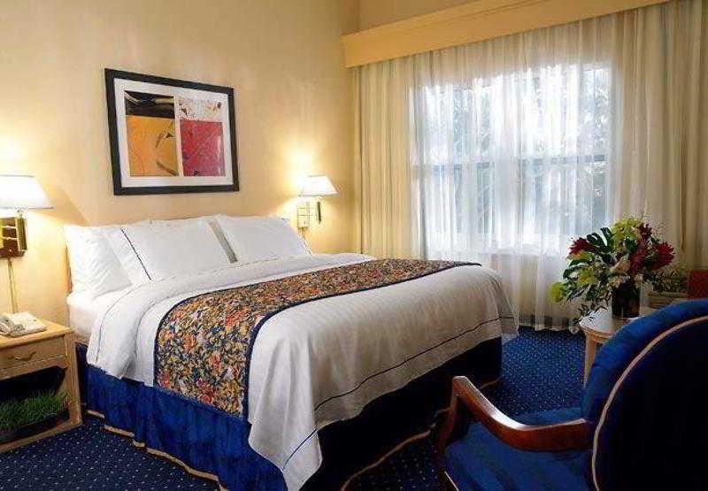 Courtyard By Marriott Downtown Orlando